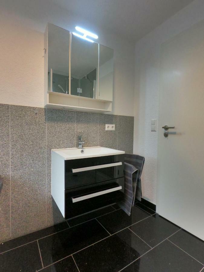 Moderne Helle 2,5 Zimmer Wohnung Mit Grossem Bad Und Kueche In Trossingen Exteriér fotografie